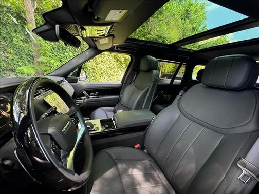 2025 Land Rover Range Rover P400 SE 7 Seat