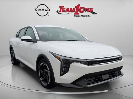White 2025 Kia K4 EX