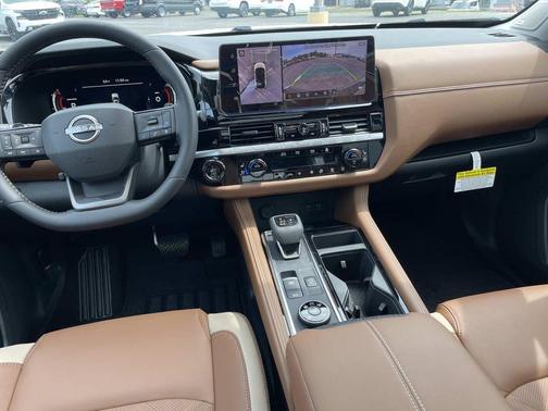 Everest White Pearl Tricoat/Super Black 2026 Nissan Pathfinder Platinum