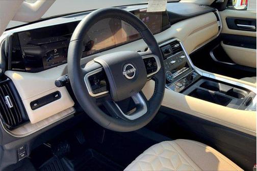 2025 Nissan Armada Platinum 2WD