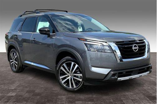2025 Nissan Pathfinder Platinum FWD
