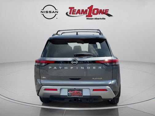2025 Nissan Pathfinder Platinum FWD