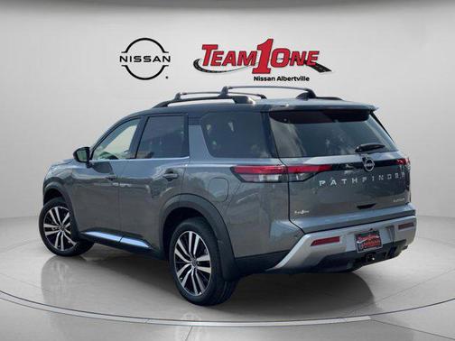 2025 Nissan Pathfinder Platinum FWD