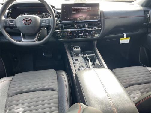 Boulder Gray Pearl/Super Black 2026 Nissan Pathfinder Rock Creek