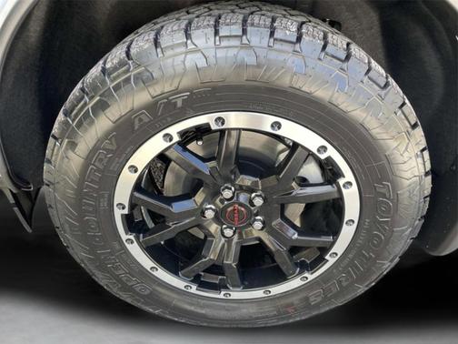 Boulder Gray Pearl/Super Black 2026 Nissan Pathfinder Rock Creek