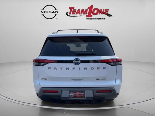 Everest White Pearl Tricoat 2026 Nissan Pathfinder SL