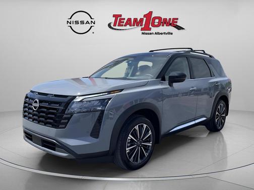 Boulder Gray Pearl/Super Black 2026 Nissan Pathfinder Platinum