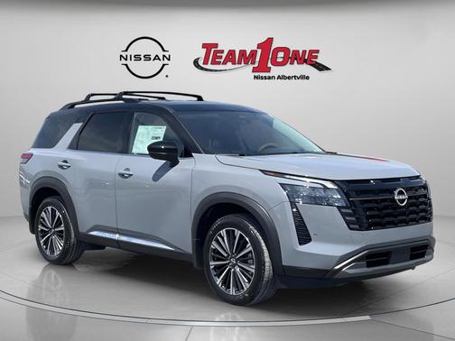 Boulder Gray Pearl/Super Black 2026 Nissan Pathfinder Platinum