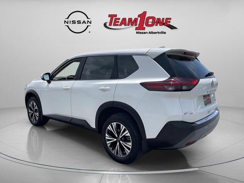 Pearl White Tricoat 2023 Nissan Rogue SV