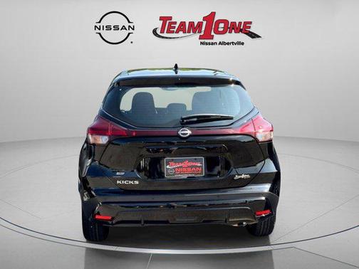 2025 Nissan Kicks S