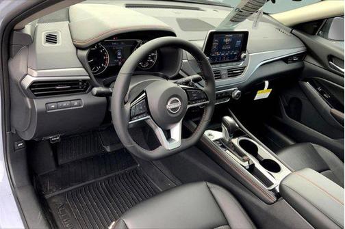 2025 Nissan Altima SR FWD