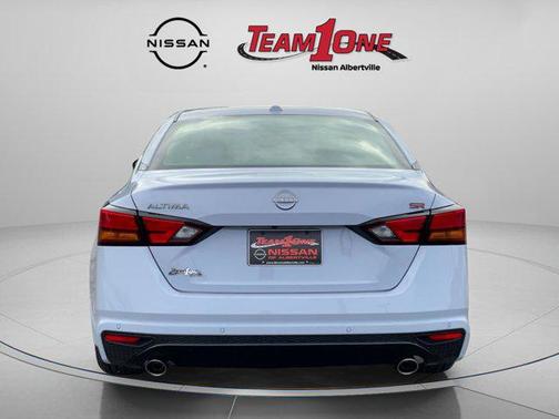 2025 Nissan Altima SR FWD