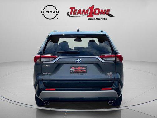 2023 Toyota RAV4 Hybrid SE