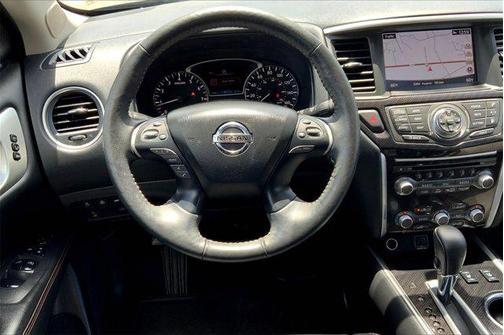 2020 Nissan Pathfinder SL 2WD