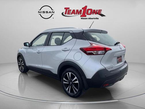Brilliant Silver Metallic 2020 Nissan Kicks SV