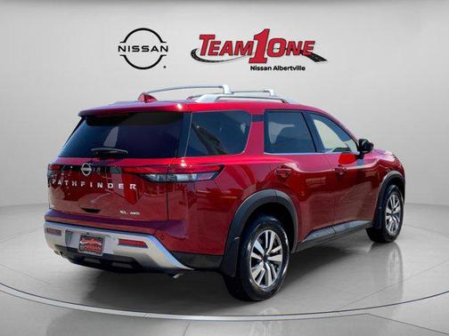2023 Nissan Pathfinder SL 4WD