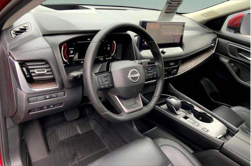 2025 Nissan Rogue Platinum