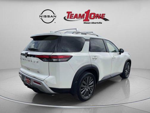 2022 Nissan Pathfinder SL 2WD