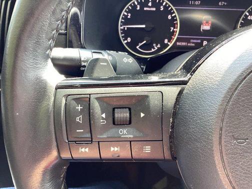 2022 Nissan Pathfinder SL 2WD