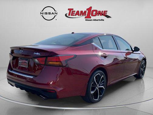 2023 Nissan Altima SR FWD