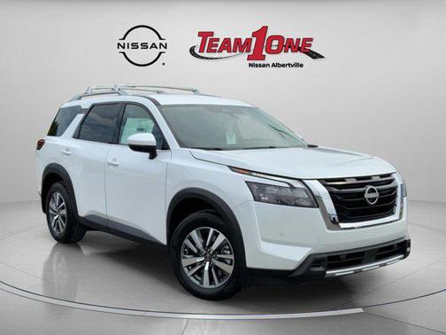 2025 Nissan Pathfinder SL FWD