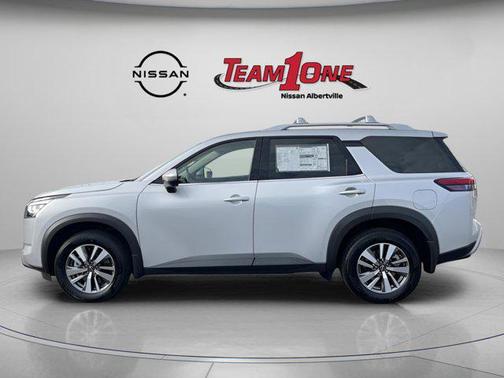 2025 Nissan Pathfinder SL 4WD