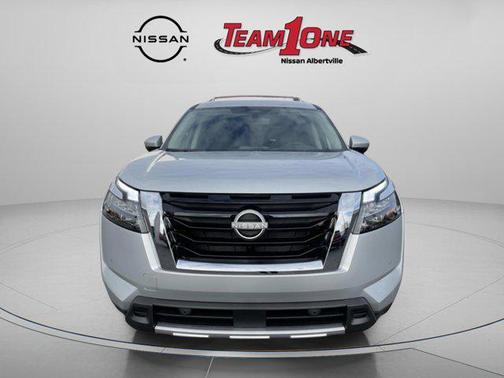 2025 Nissan Pathfinder SL 4WD