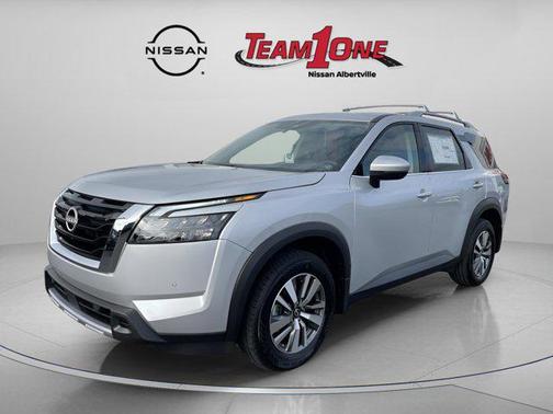 2025 Nissan Pathfinder SL 4WD