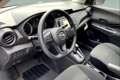 Gun Metallic 2025 Nissan Kicks S