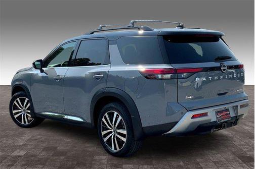 2025 Nissan Pathfinder Platinum FWD