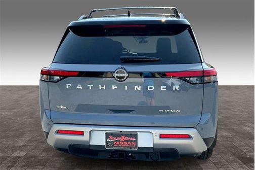 2025 Nissan Pathfinder Platinum FWD