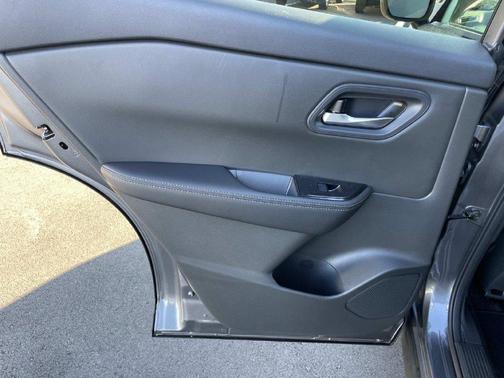 Gun Metallic 2027 Nissan Rogue SV