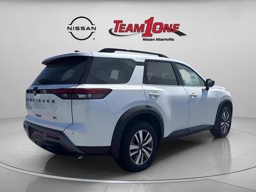 Everest White Pearl Tricoat 2026 Nissan Pathfinder SL
