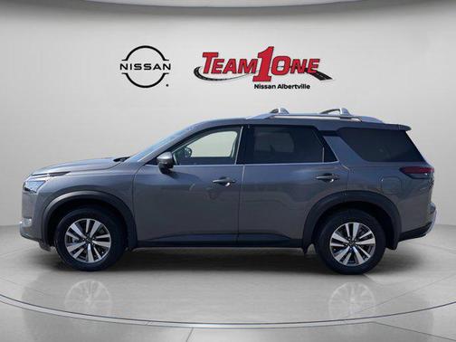 2025 Nissan Pathfinder SL FWD
