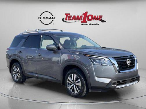 2025 Nissan Pathfinder SL FWD