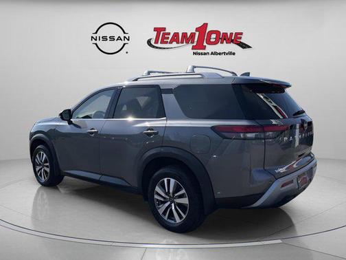 2025 Nissan Pathfinder SL FWD