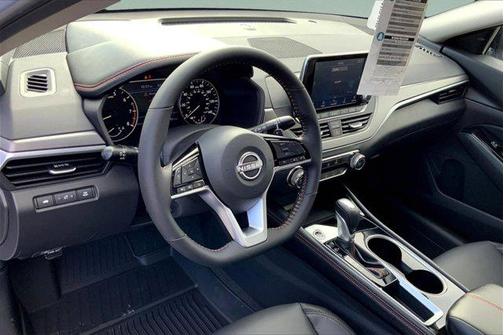 2025 Nissan Altima SR FWD