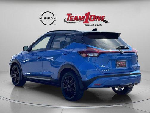 2023 Nissan Kicks SR