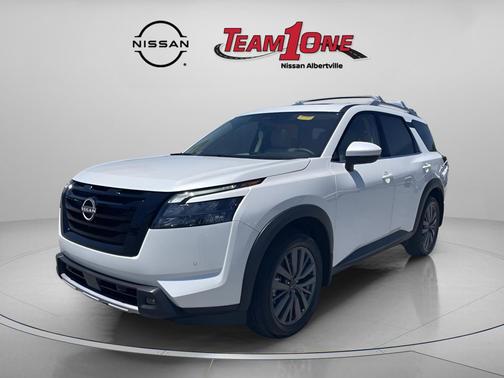 Everest White Pearl Tricoat 2025 Nissan Pathfinder SL 4WD