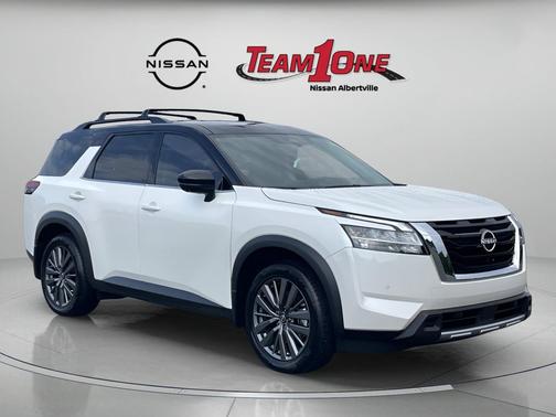 Pearl White Tricoat/Super Black 2024 Nissan Pathfinder SL 4WD