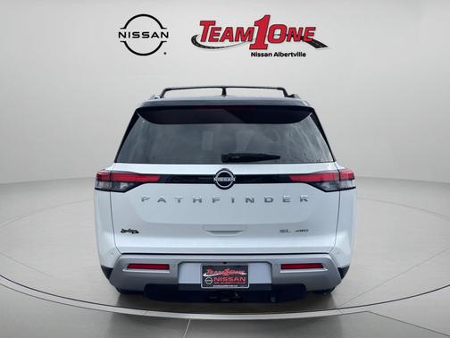 Pearl White Tricoat/Super Black 2024 Nissan Pathfinder SL 4WD