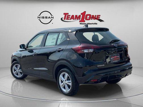 2025 Nissan Kicks S