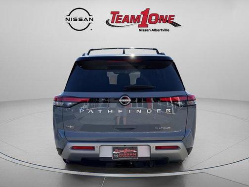 2025 Nissan Pathfinder Platinum FWD