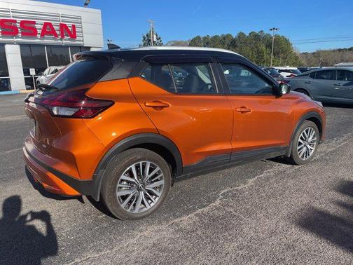 2024 Nissan Kicks SV