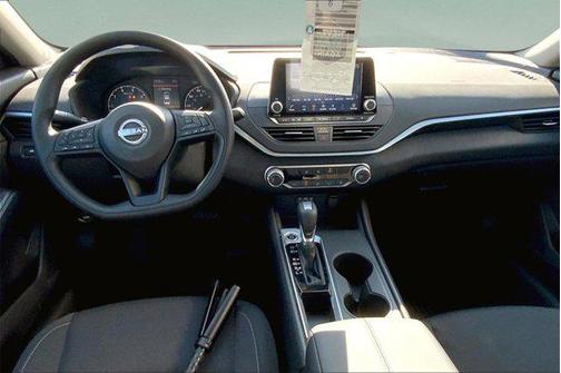 2025 Nissan Altima S FWD