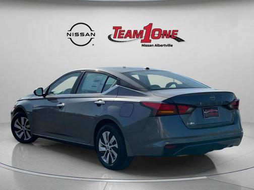 2025 Nissan Altima S FWD