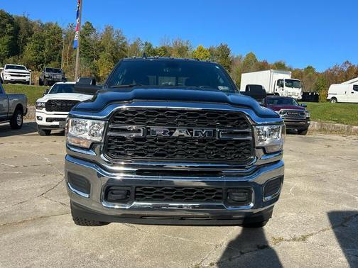 2022 RAM 2500 Tradesman Crew Cab 4x4 64' Box