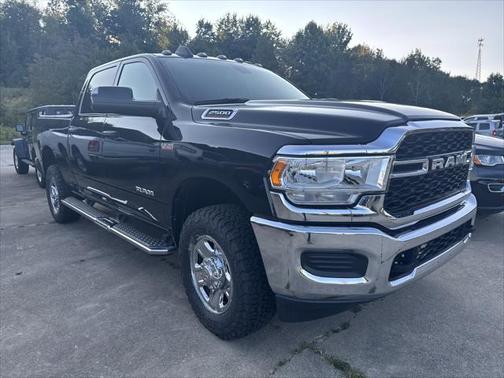 2022 RAM 2500 Tradesman Crew Cab 4x4 64' Box