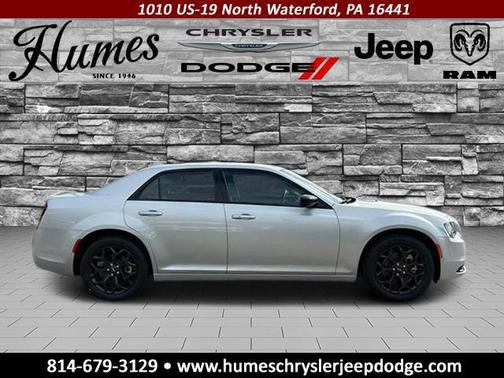 2023 Chrysler 300 Touring AWD