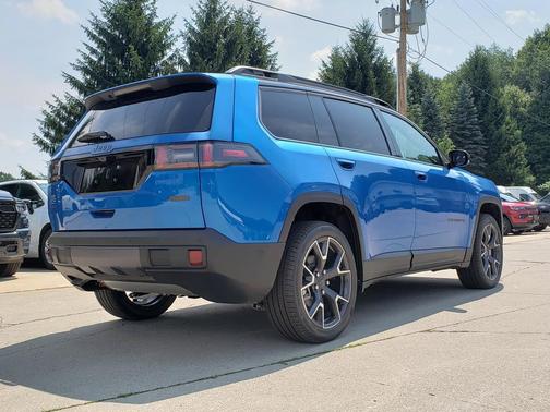 Hydro Blue Pearlcoat 2026 Jeep Cherokee Overland